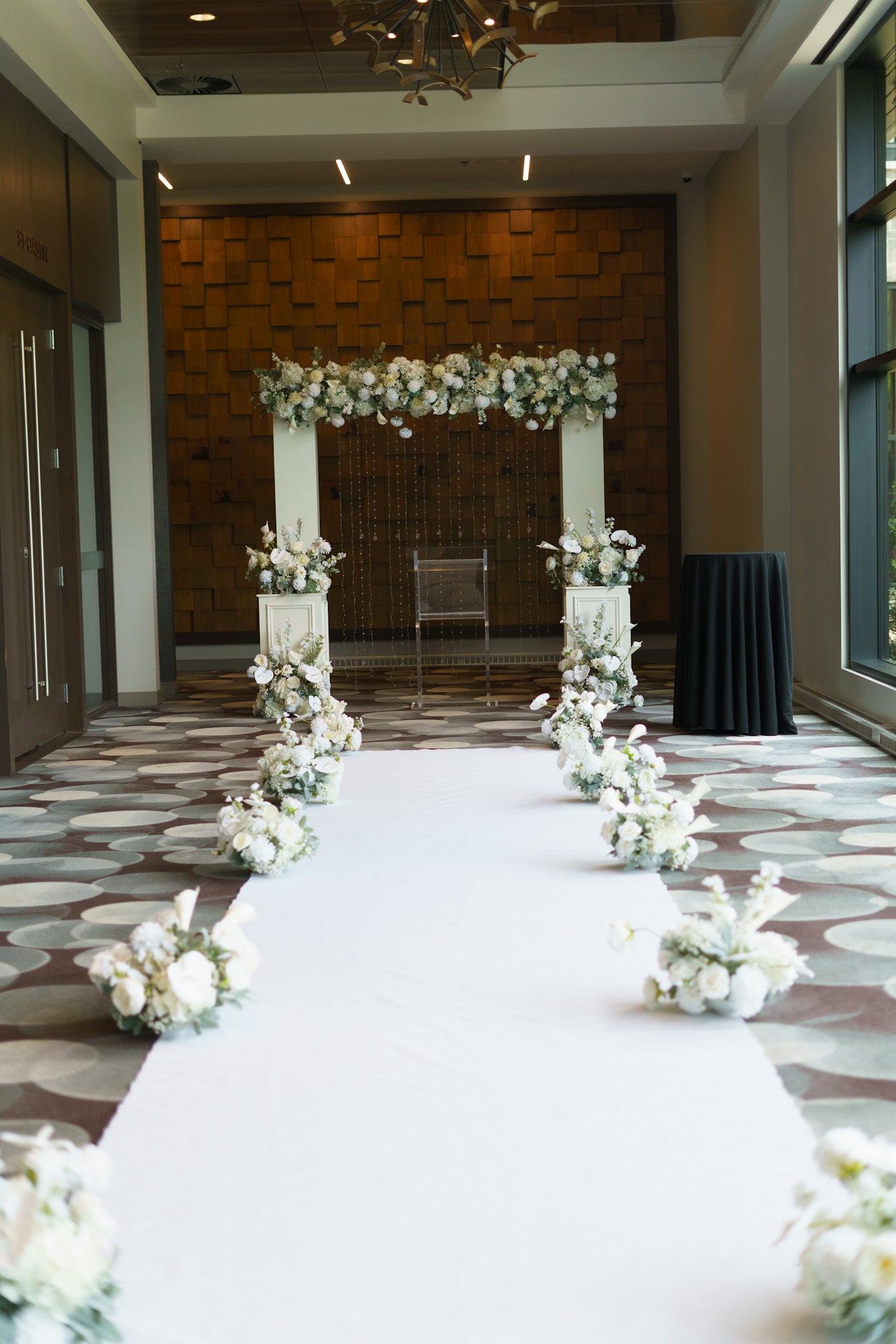 Mariage blanc chic et épuré - Dominic & Julie